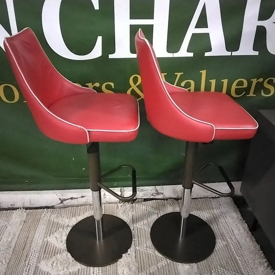 QUALITY ITALIAN MADE PAIR OF BONTEMPI CLARA RED LEATHER BAR STOOLS ON BRASS BASES  RRP £1020