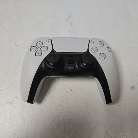 SONY CFI-ZCT1W PLAYSTATION 5 DUALSENSE WIRELESS CONTROLLER IN WHITE