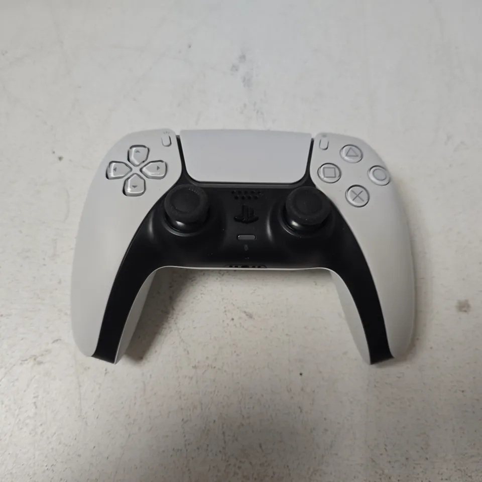 SONY CFI-ZCT1W PLAYSTATION 5 DUALSENSE WIRELESS CONTROLLER IN WHITE