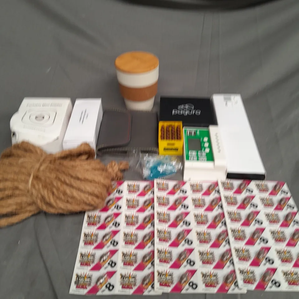 BOX OF ASSORTED HOUSEHOLD ITEMS TO INCLUDE ROPE, MINI PRINTER AND SLOW PLUG