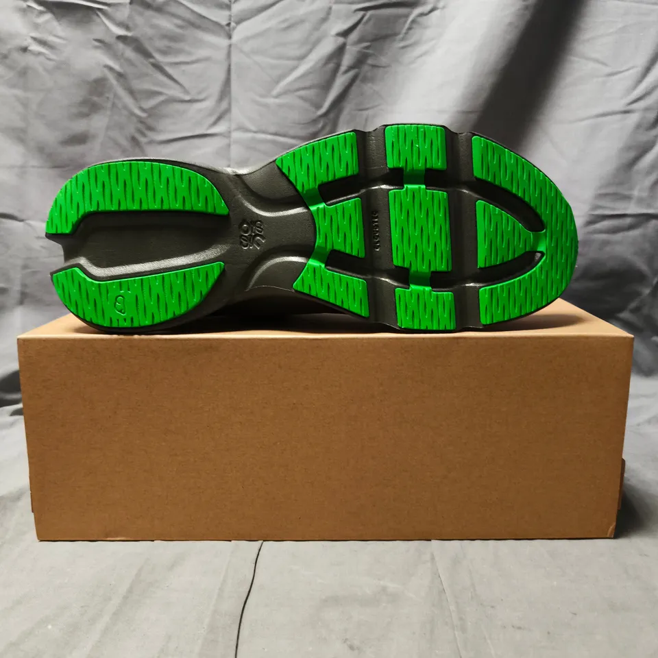 BOXED PAIR OF ON LOEWE CLOUDSOLO SHOES IN KHAKI GREEN/SAND/GREEN SIZE UK 12