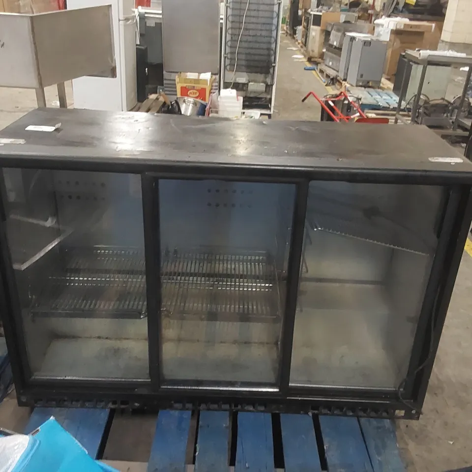 COMMERCIAL 3 DOOR BAR COOLER