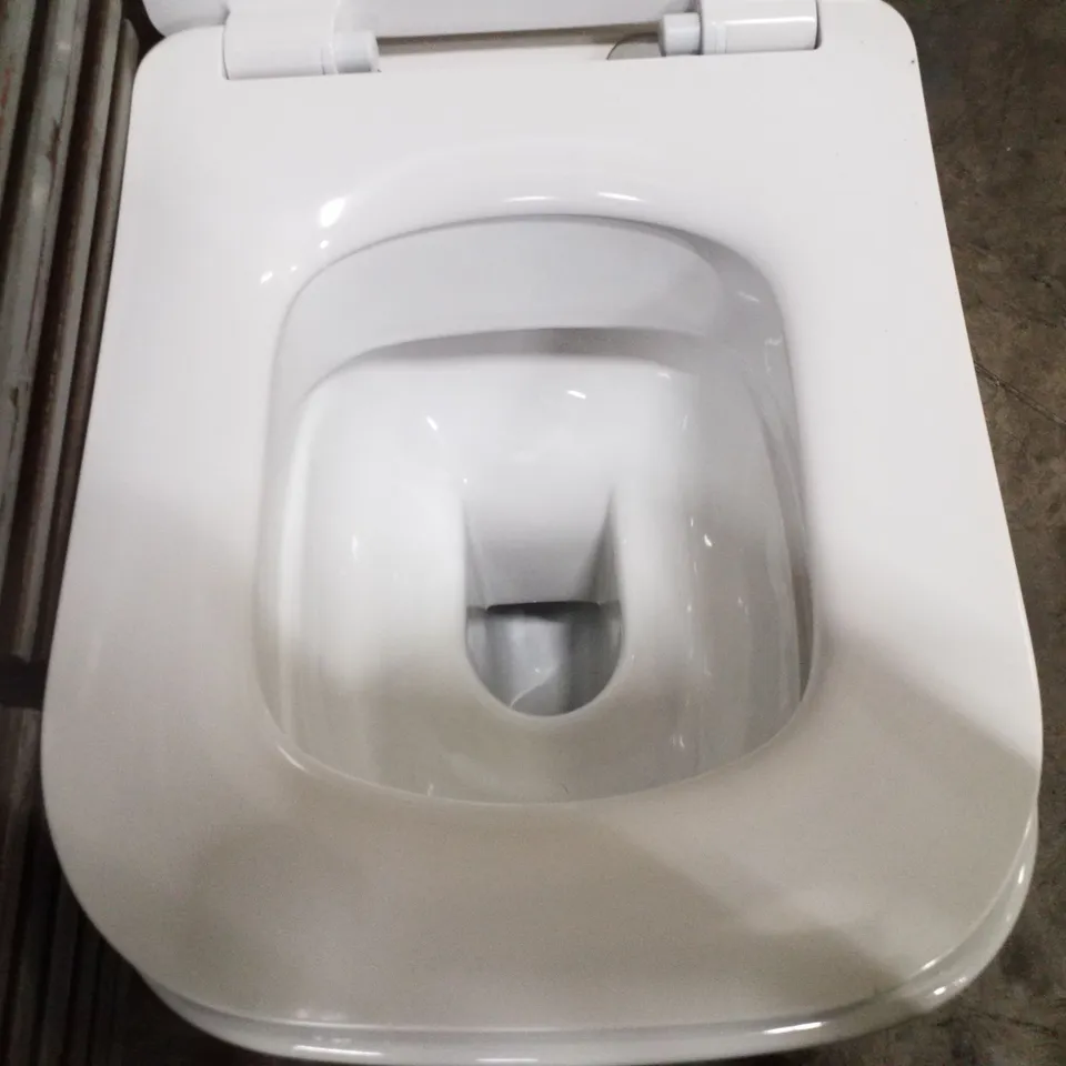 BRAND NEW TOILET PAN WITH SEAT