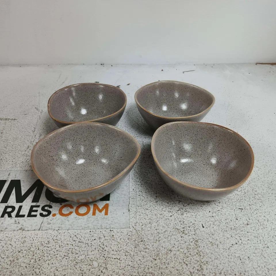 SET OF 4 MICHELLE KEEGAN BOWLS BOXED