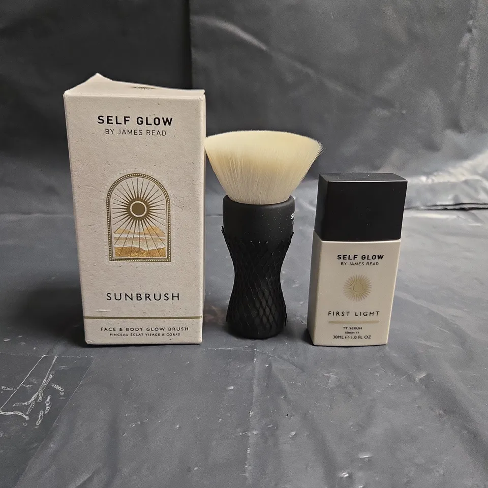 Self Glow by James Read Sunbrush Face & Body Glow Brush + First Light Serum