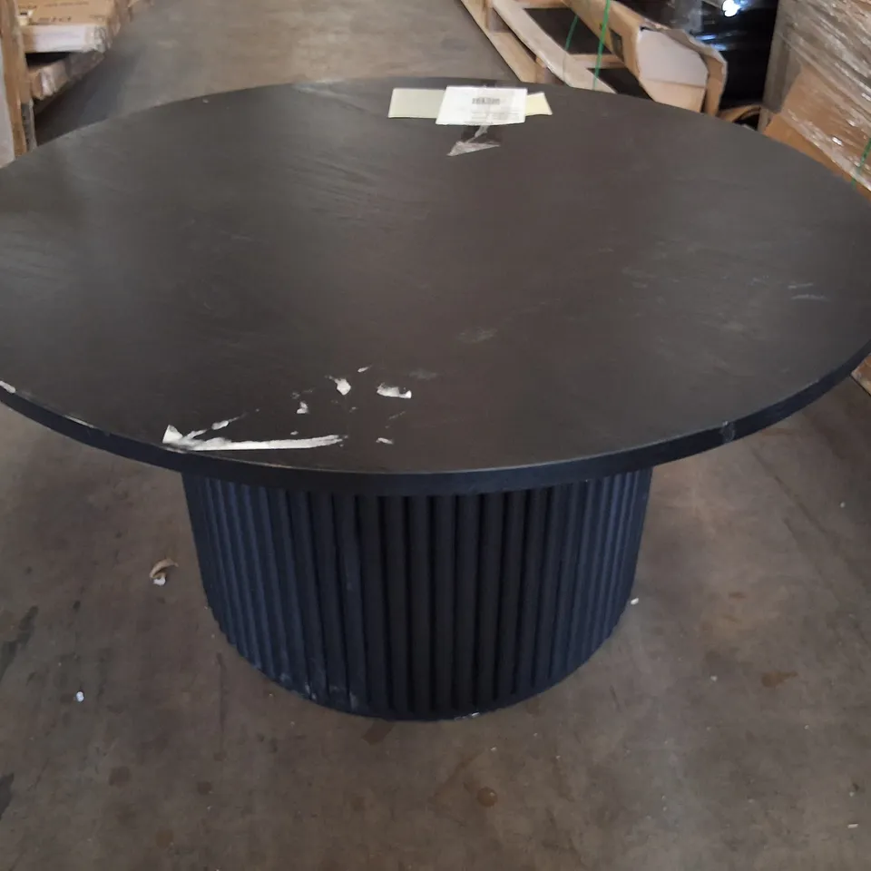 BOXED AMARI ROUND COFFEE TABLE - BLACK (1 BOX)