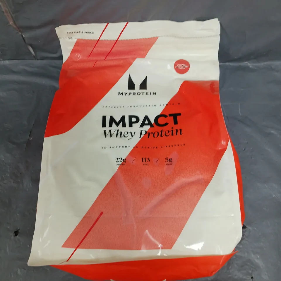 2.5KG MYPROTEIN IMPACT WHEY PROTEIN NATURAL STRAWBERRY FLAVOUR