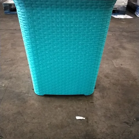 LAUNDRY BIN COLOUR: BLUE + WHITE