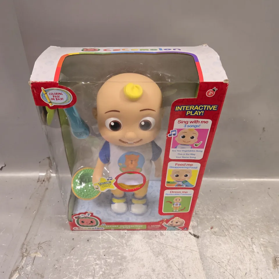 COCOMELON DELUXE INTERACTIVE DOLL 