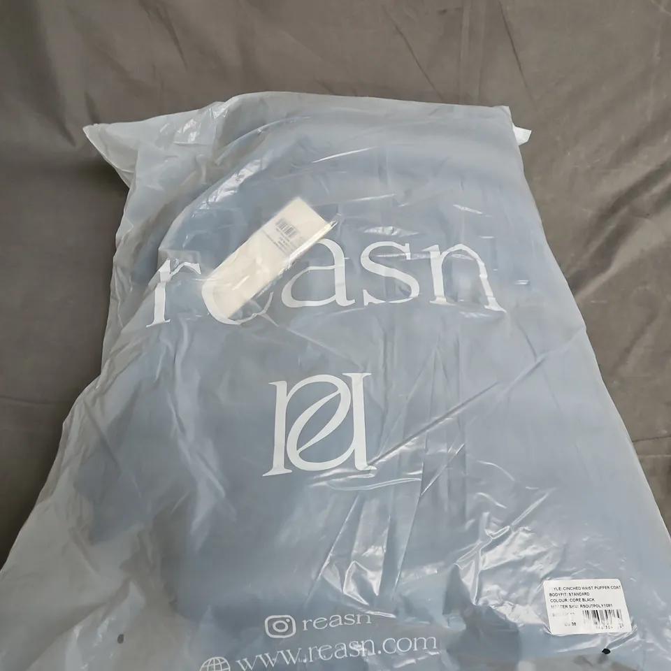 BAGGED REASN CINCHED WAIST PUFFER COAT – CORE BLACK, UK 10 (WOMEN)