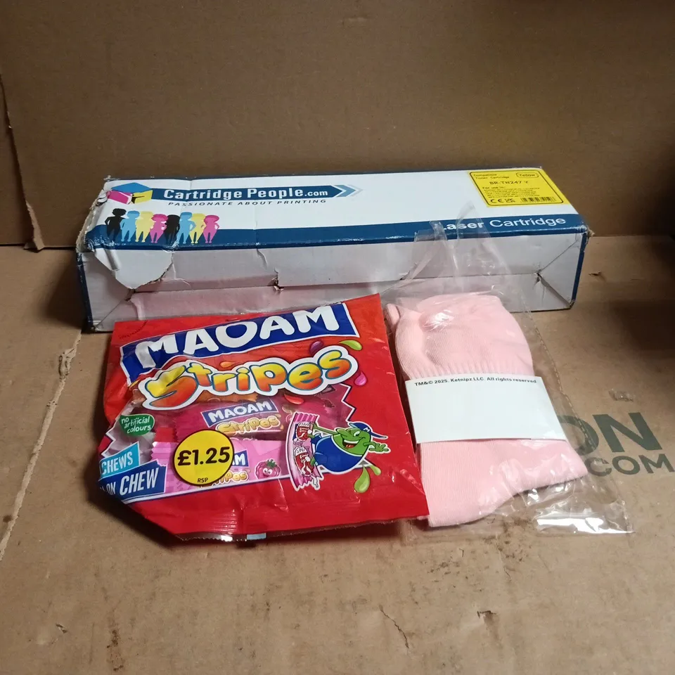 TOTE OF APPROXIMATELY 10 ASSORTED ITEMS TO INCLUDE LASER CARTRIDGE YELLOW, MAOAM SHARE SIZE BAG, PINK KETNIPZ SOCKS ETC