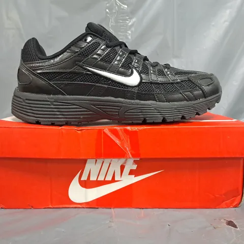 BOXED PAIR OF NIKE P-6000 TRAINERS IN BLACK SIZE UK 7.5