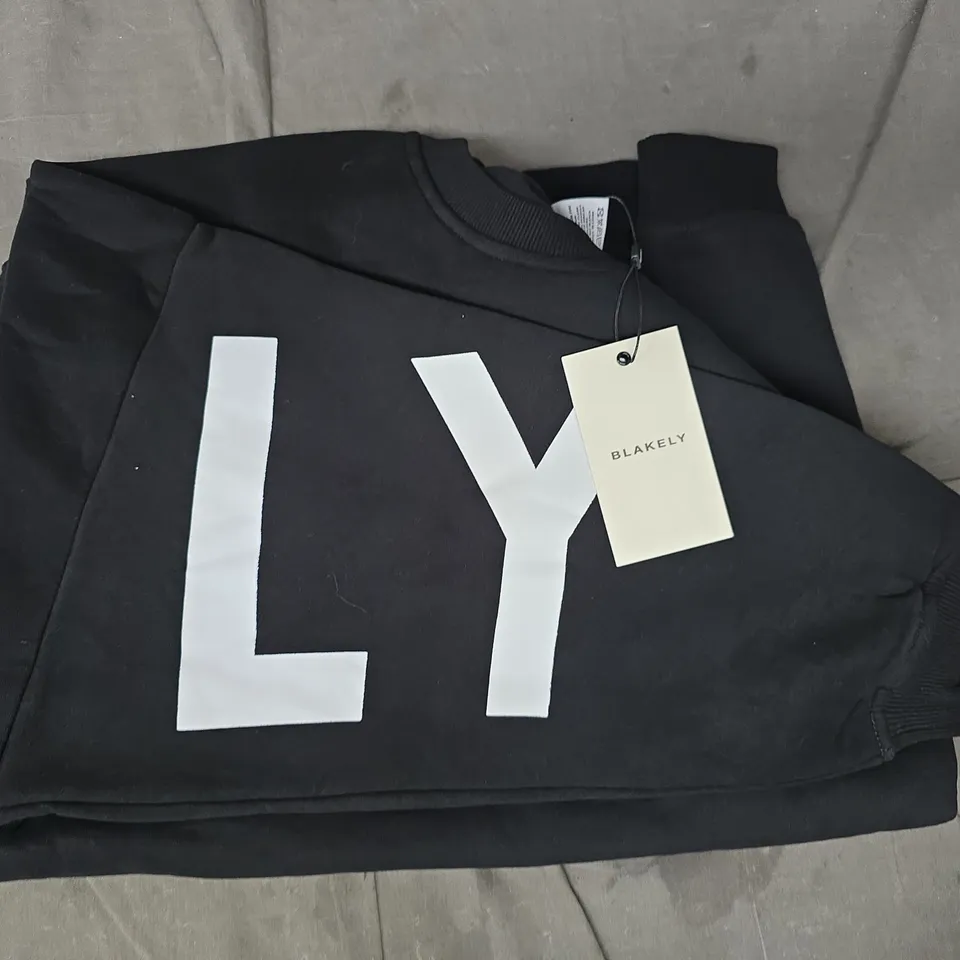 BLAKELY LONG SLEEVE SWEATSHIRT IN BLACK/WHITE SIZE MEDIUM