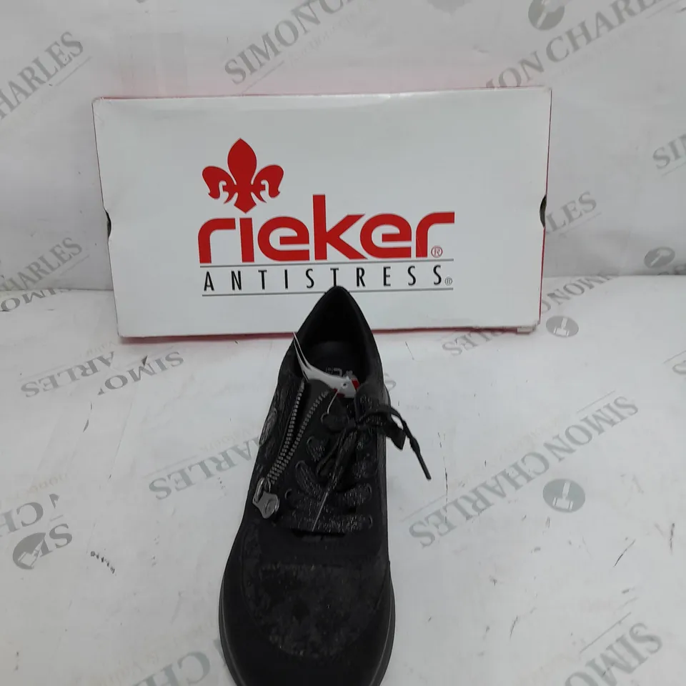 BOXED RIEKER ZIP BLACK TRAINERS IN SIZE 5 