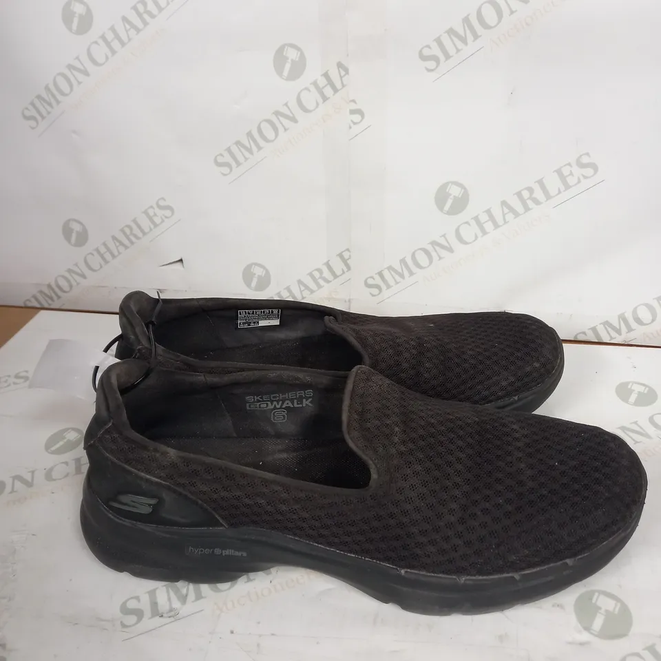  SKECHERS GO WALK 6, BLACK , UK SIZE 6
