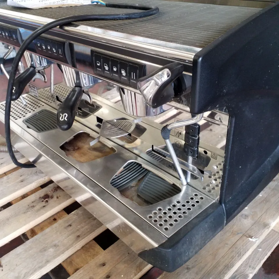 RANCILIO RAN7-3 COMMERCIAL 3 GROUP BARRISTA COFFEE MACHINE 