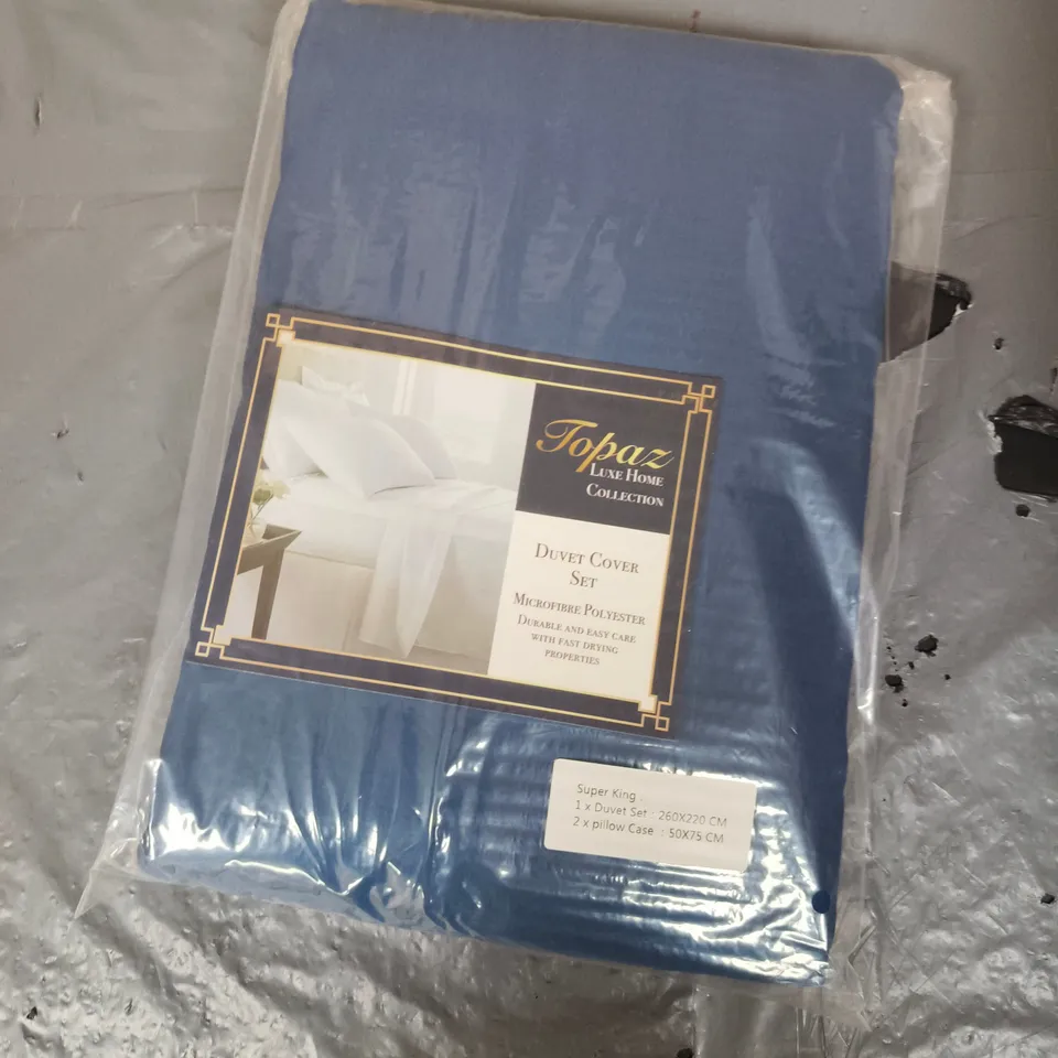 APPROXIMATELY 10 TOPAZ LUXE HOME COLLECTION DUVET COVER SETS - SUPER KING 