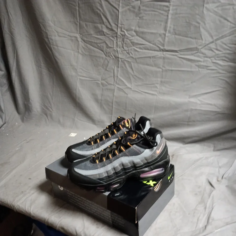 NIKE AIR MAX 95 OG – BLACK/ANTHRACITE, UK 7 (MEN)