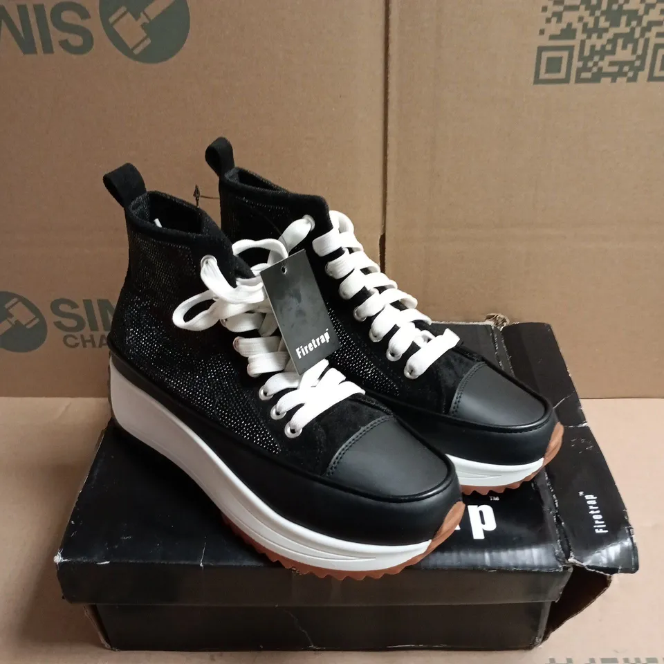 BOXED PAIR OF FIRETRAP PLATFORM HI TOP LADIES TRAINERS IN BLACK - 6