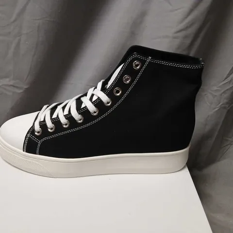 CONZURI ATLAS MEN'S BLACK HIGH-TOP CANVAS TRAINERS – UK 9 (EU 44) (VERIFY MODEL)