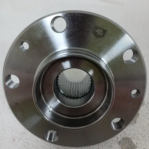 CAR WHEEL HUB ASSEMBLY WITH SIX-BOLT FLANGE AND SPLINED CENTRE