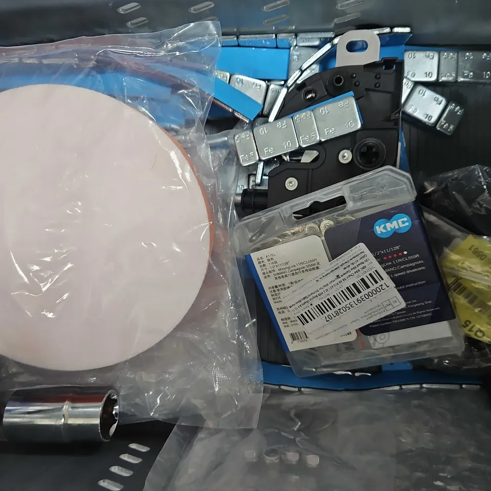 TOTE OF APPROXIMATELY 8 ASSORTED ITEMS TO INCLUDE - SPARK PLUG , KMC X11EL CHAIN , LOCKS 4 VANS UNIVERSAL EXTERNAL SHIELD ETC