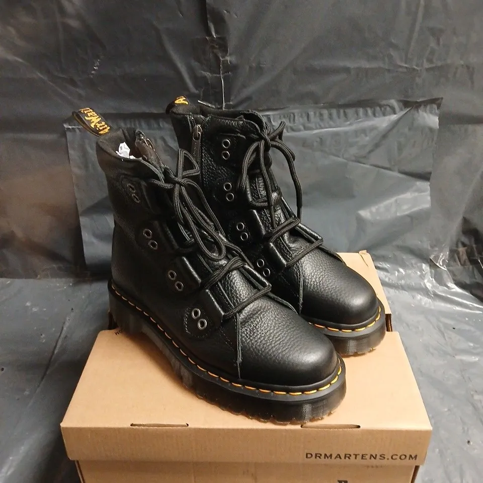 DR. MARTENS 1460 8-EYE BLACK LEATHER BOOTS UK 6