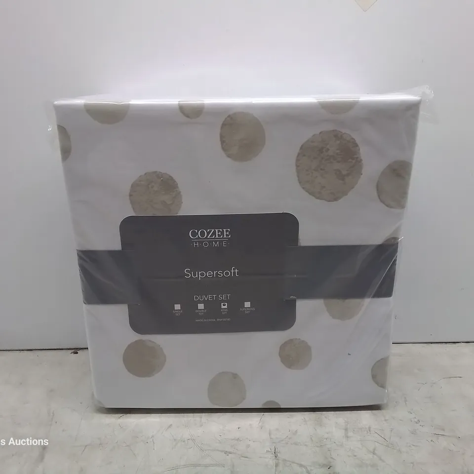 BOXED COZEE HOME SUPERSOFT KING SIZE DUVET SET (1 BOX)