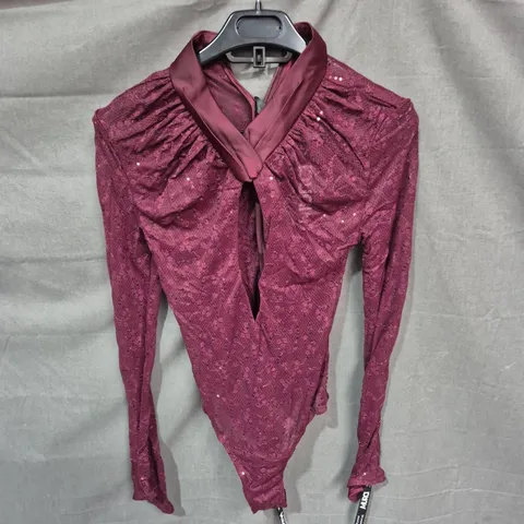 MURCI CHIANTI KEYHOLE DETAIL LACE BODYSUIT IN WINE SIZE 6