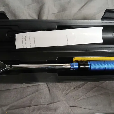 TORQUE WRENCH 