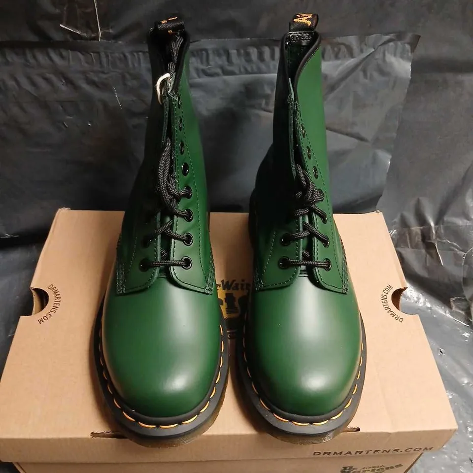 DR. MARTENS 1460 GREEN SMOOTH LEATHER BOOTS, UK4 (EU37)