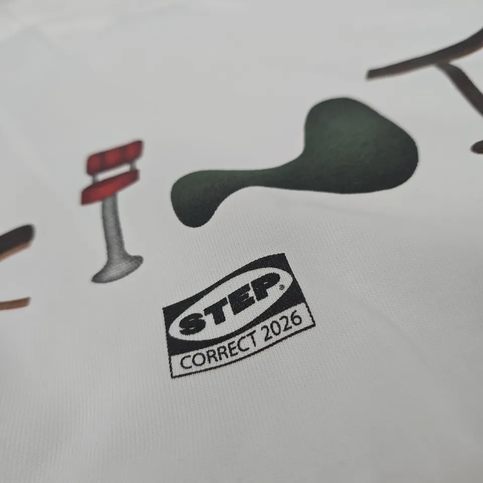 CLINTS WHITE T‑SHIRT – SIZE L