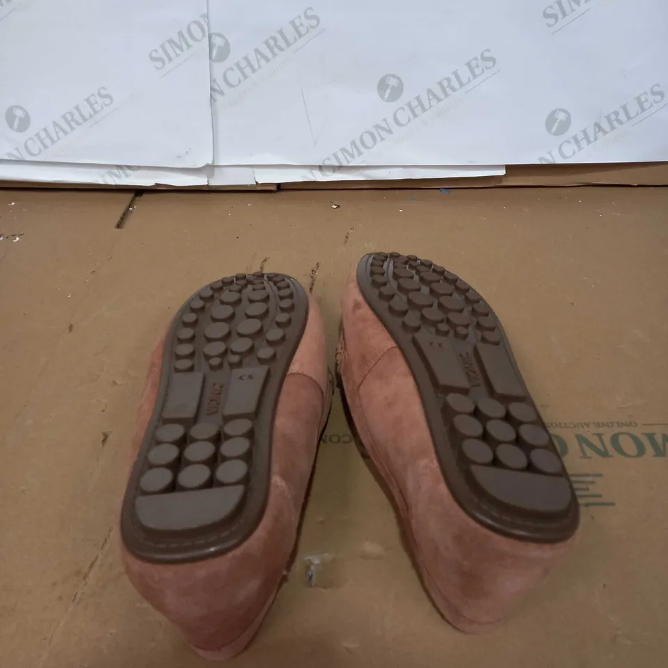 VIONIC PINK SNAKE PRINT SLIP ON SUEDE SHOES SIZE UK 9