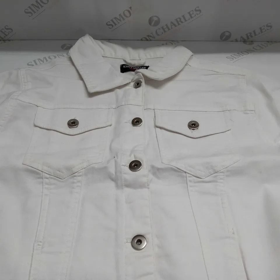 KURT MULLER WOMAN CROP FAUX DENIM JACKET IN WHITE - UK 20