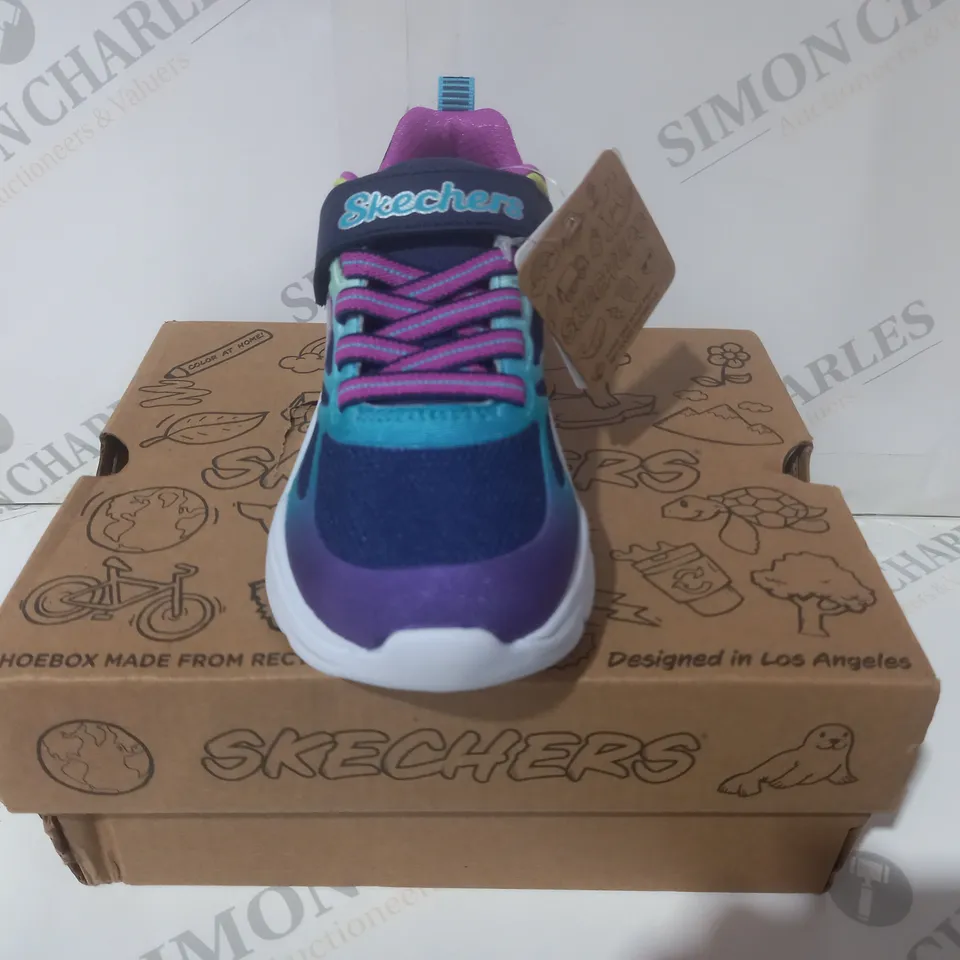 BOXED PAIR OF SKECHERS POWER JAMS KIDS SHOES IN NAVY/MULTICOLOUR UK SIZE 12