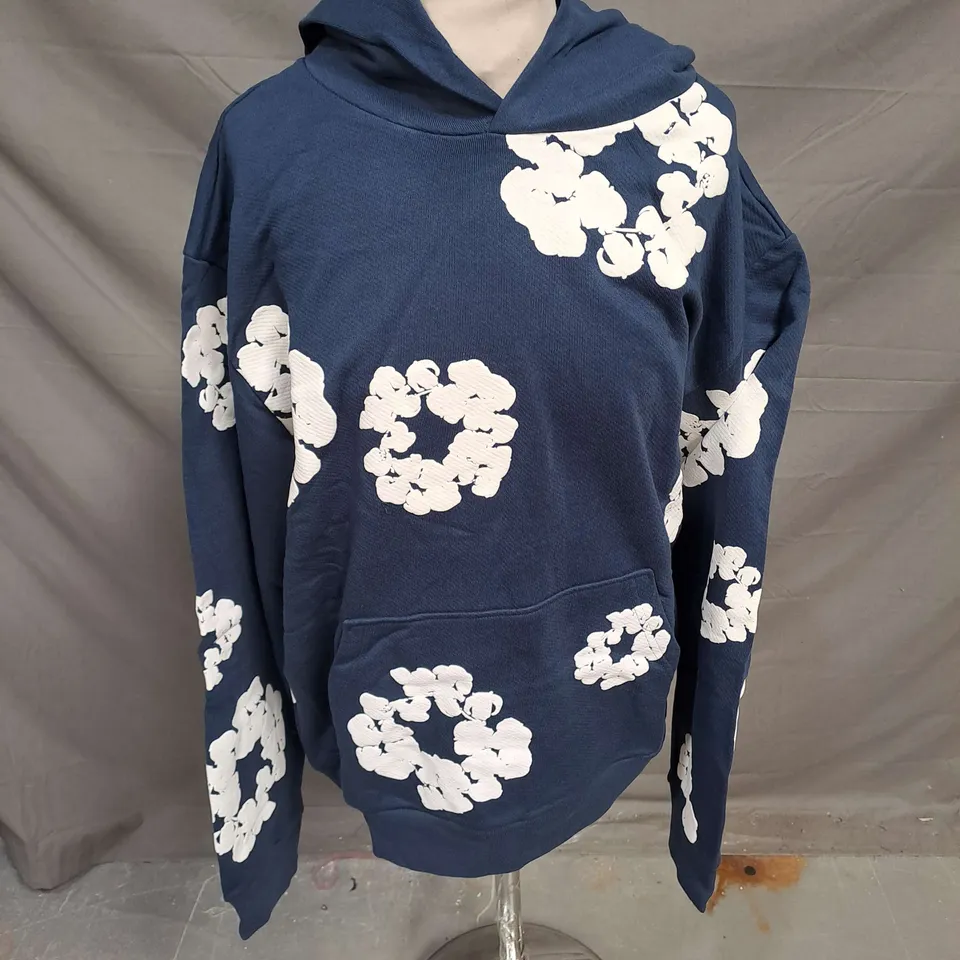 DENIM TEARS COTTON WREATH PRINTED HOODIE IN NAVY SIZE L