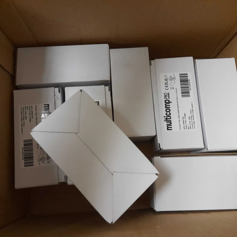 BOX OF APPROX 5 MULTICOMP PRO 5VDC 4AMP DESKTOP PSU 2.1C PLUS AC/DC POWER ADAPTERS