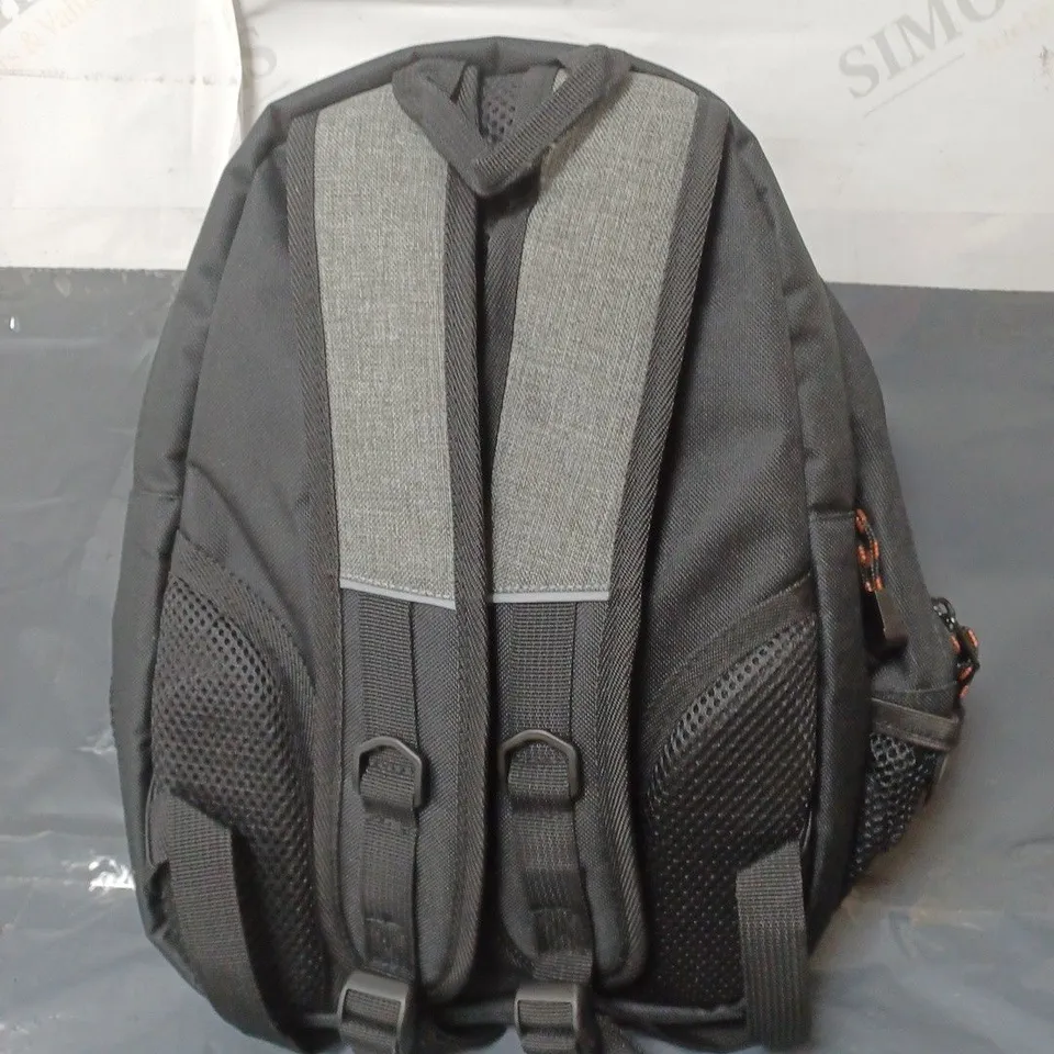 MOUNTAIN WAREHOUSE SMALL BACKPACK BLACK