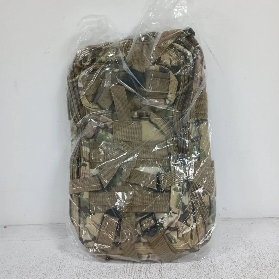 MILITARY STYLE CAMOUFLAGE BACK PACK