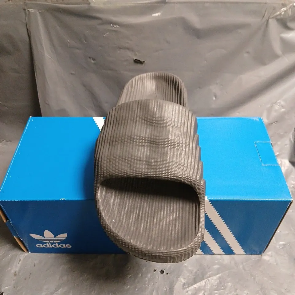 BOXED PAIR OF ADIDAS ADILETTE 22 SLIP ON SANDALS - 8