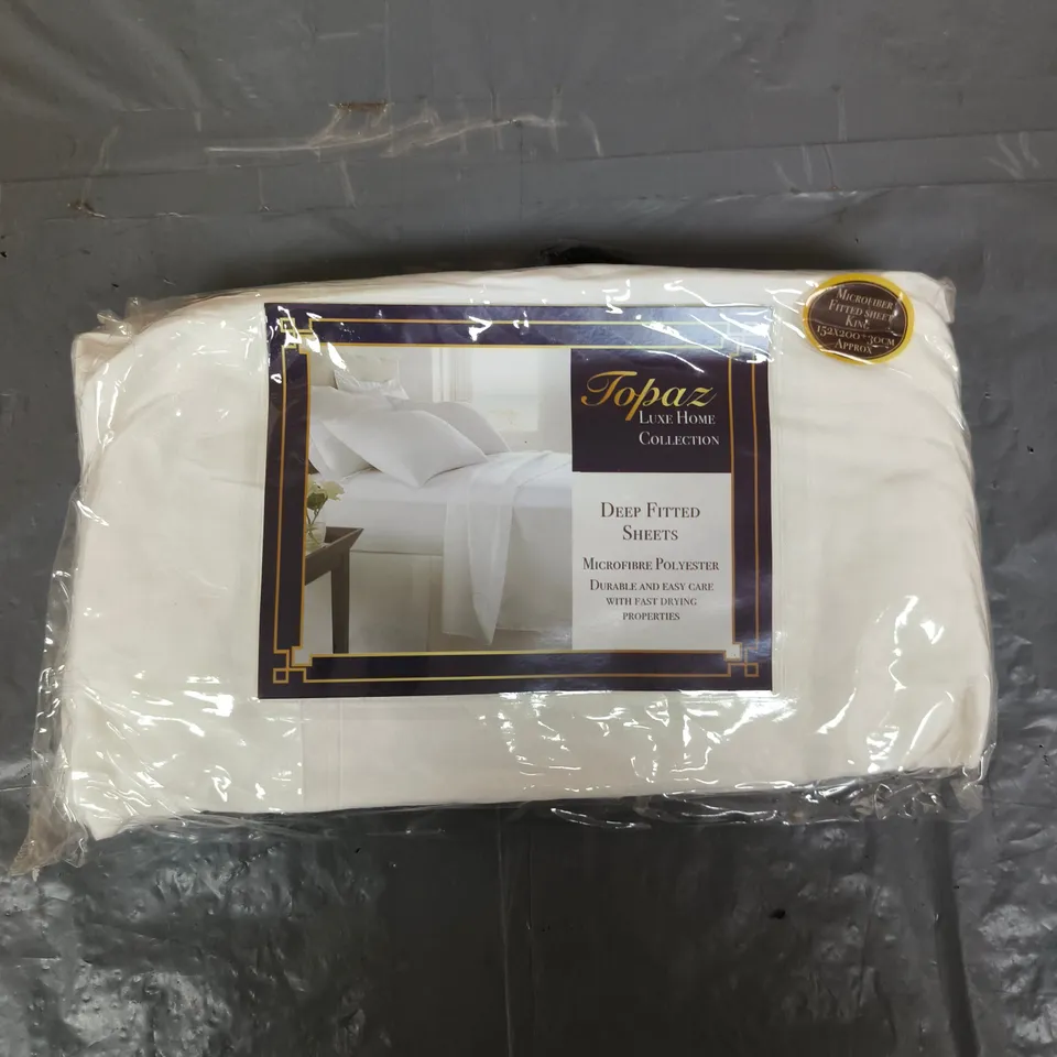 APPROXIMATELY 35 TOPAZ LUXE HOME COLLECTION DEEP FITTED SHEETS IN WHITE