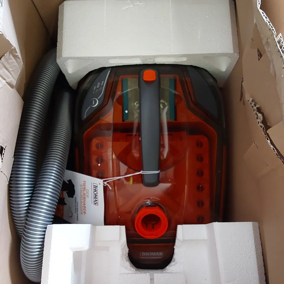 BOXED THOMAS CYCLOON HYBRID FAMILY & PETS 786556, VACUUM CLEANER, ORANGE, 1700 W