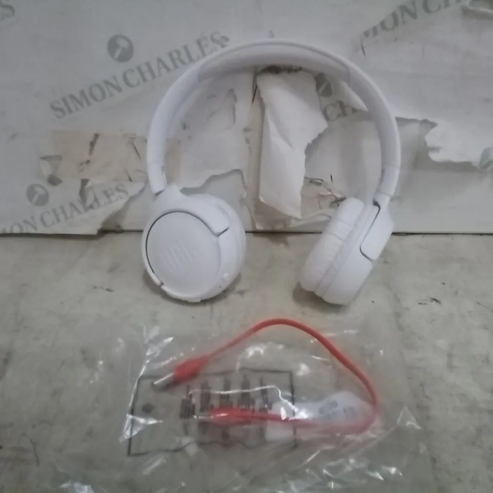 BOXED JBL WIRELESS HEADPHONES - WHITE
