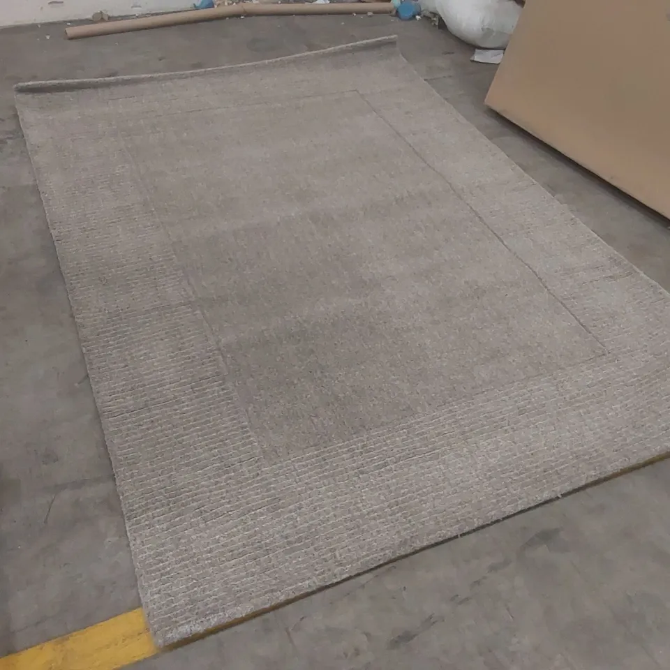 QUALITY DESIGNER AREA RUG - APPROXIMATELY 230 x 160cm