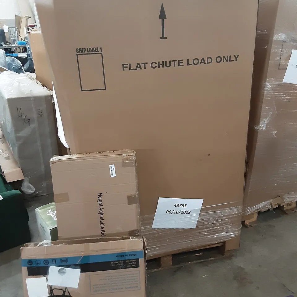 LARGE PALLET OF ASSORTED HOMEWARE ITEMS TO INCLUDE HOTPOT GRILL DUAL COOKER, TRAY TABLE, GARDENING FLOWERBED MESH ETC