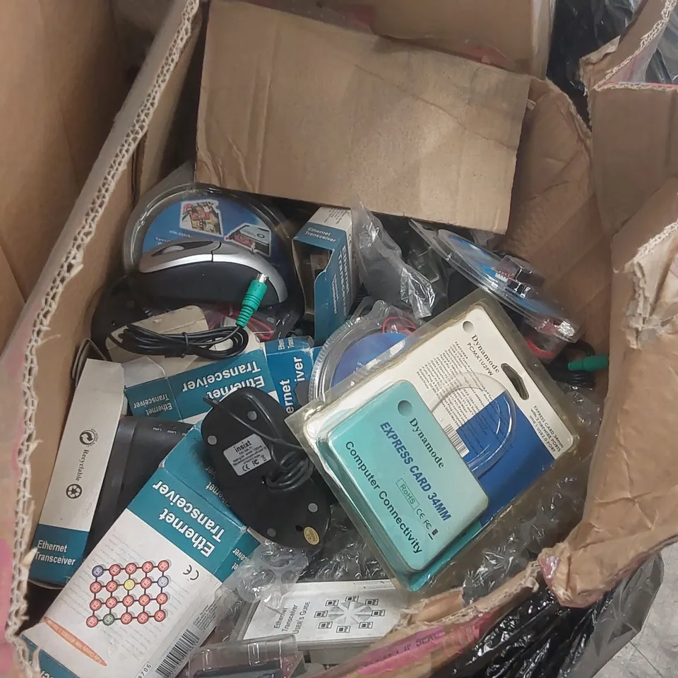 PALLET CONTAINING A LARGE QUANTITY OF ASSORTED COMPUTER/NETWORKING ITEMS INCLUDING: COMPUTER MICE, ETHERNET TRANSCEIVERS, WIRELESS ROUTERS ECT