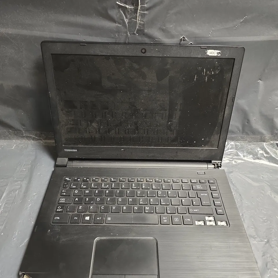 TOSHIBA  SATELLITE PRO R40-C LAPTOP