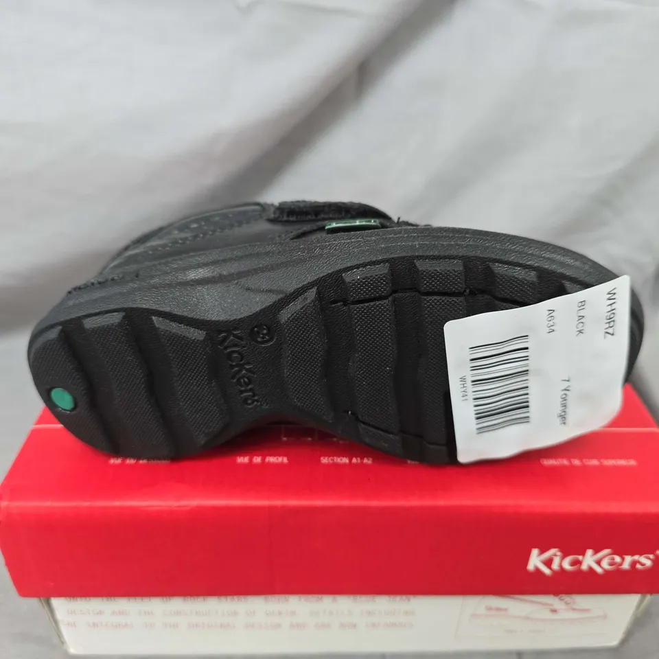 BOXED PAIR OF KICKERS KIDS REASAN STRAP LEATHER SHOES IN BLACK - SIZE 24