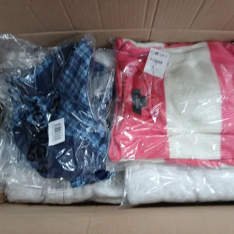 LARGE BOX OF APPROX 15 ASSORTED CLOTHING ITEMS