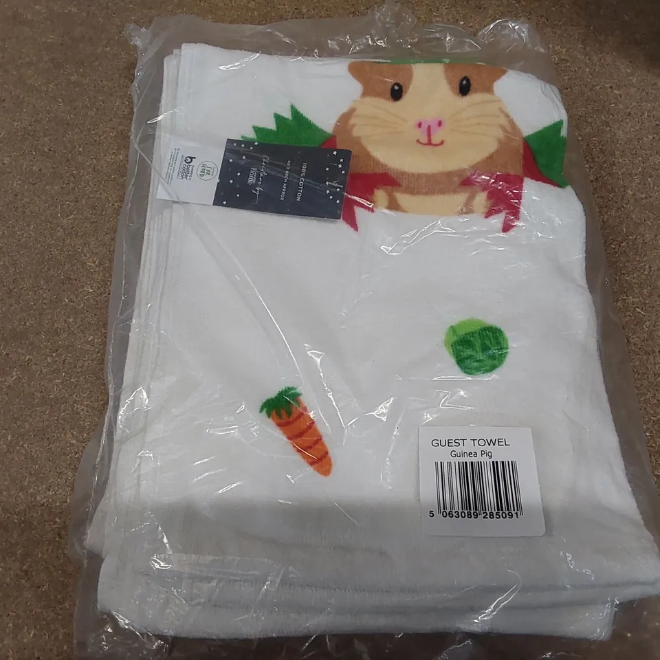 BOX OF APPROXIMATELY 18X 4PCS CHRISTMAS HAMSTER GUEST TOWELS - APPROXIMATELY 40 X 60CM (1 BOX)